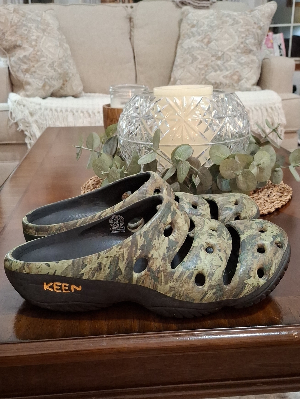 KEEN Yougi Arts Clogs Camouflage Slip-On Shoe Slides in Green and Black Size 10